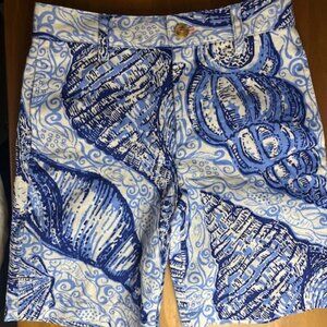 Lilly Pulitzer Blue and White Boys shorts size 4 T